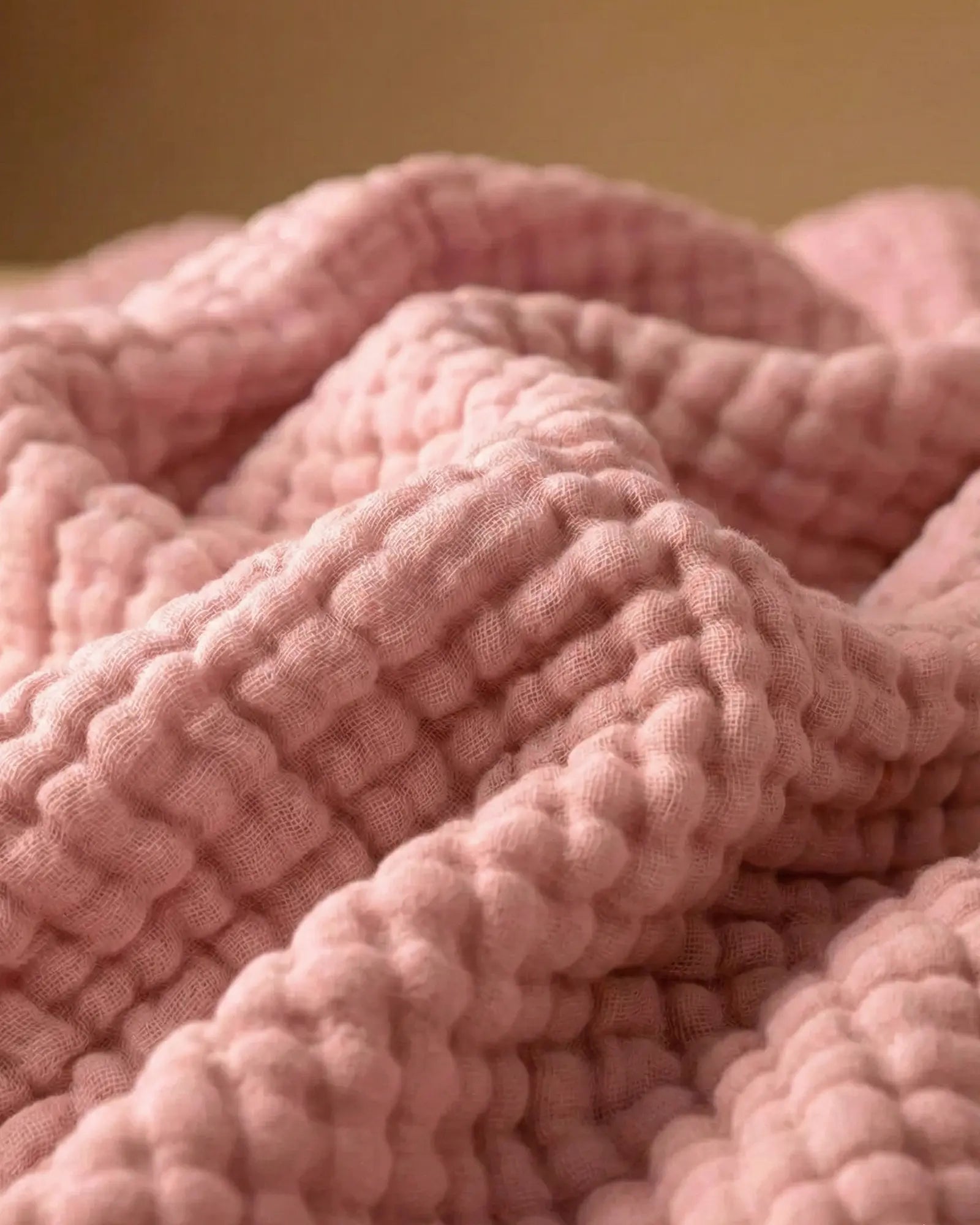 Muslin Blanket in Pink detail
