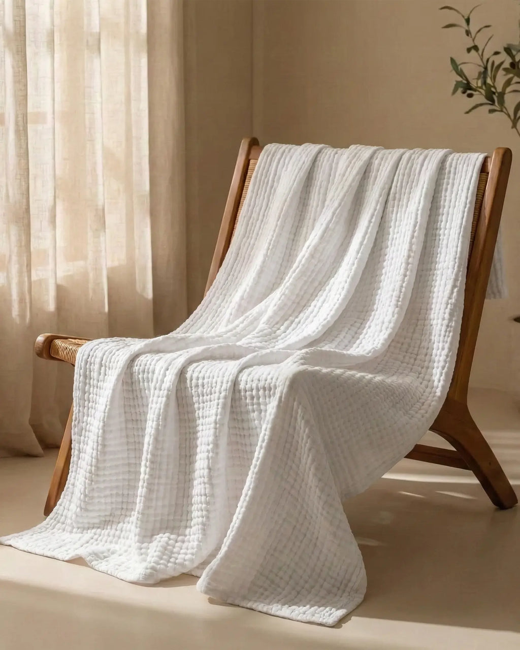 Muslin Blanket in White folded