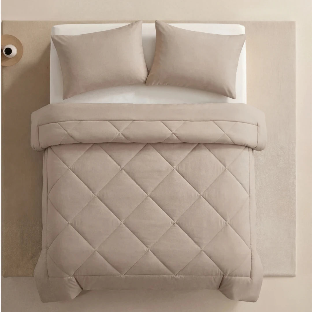 Nidora duvet in Cream Beige on a made bed